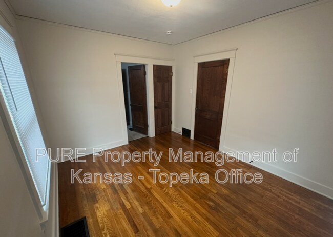 Building Photo - 939 SW Jewell Ave