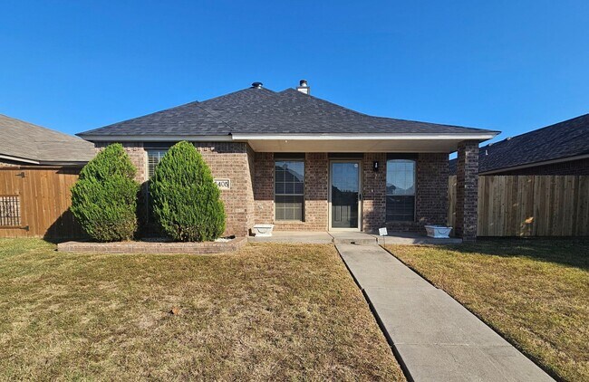 Primary Photo - (3) Bed or (2)Bed + Bonus Room/(2.5) Bath in Moore Avail NOW! Pets Negotiable!