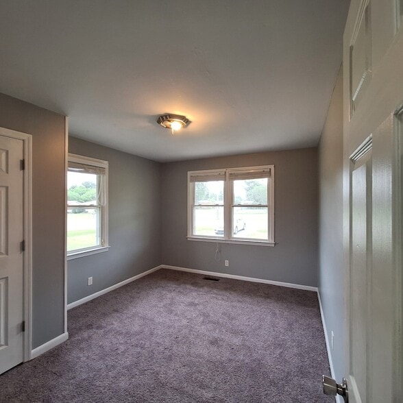 Building Photo - 418 Sam Houston Dr