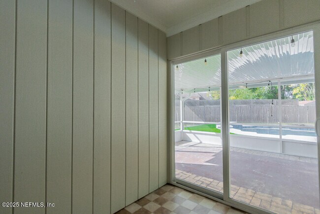 Building Photo - 8330 Cross Timbers Dr W