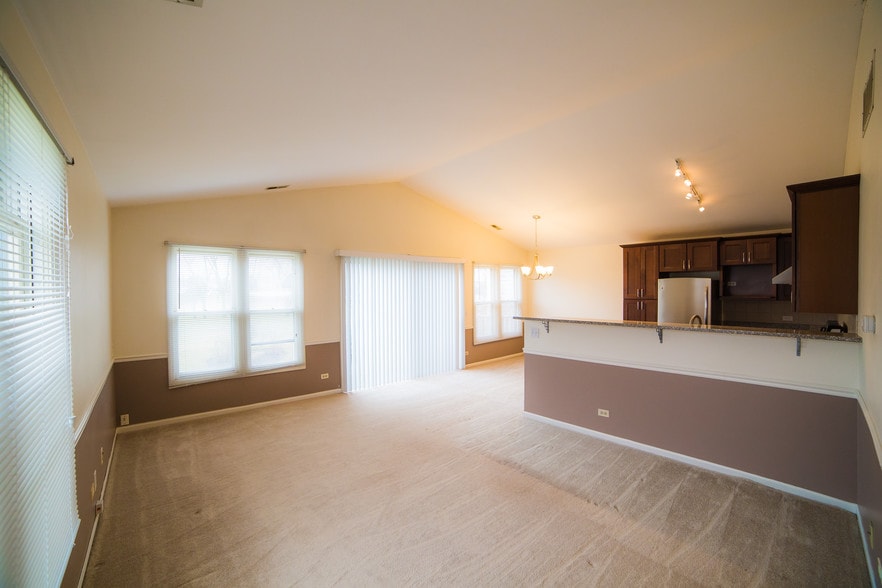 Open Floor Plan! - 1681A Vermont Dr