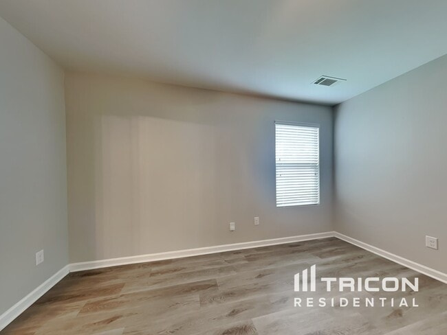 Building Photo - 2362 Clapton Ct