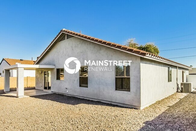 Building Photo - 3 Bedroom Pet-Friendly Home in Phoenix, AZ with Main Street Renewal