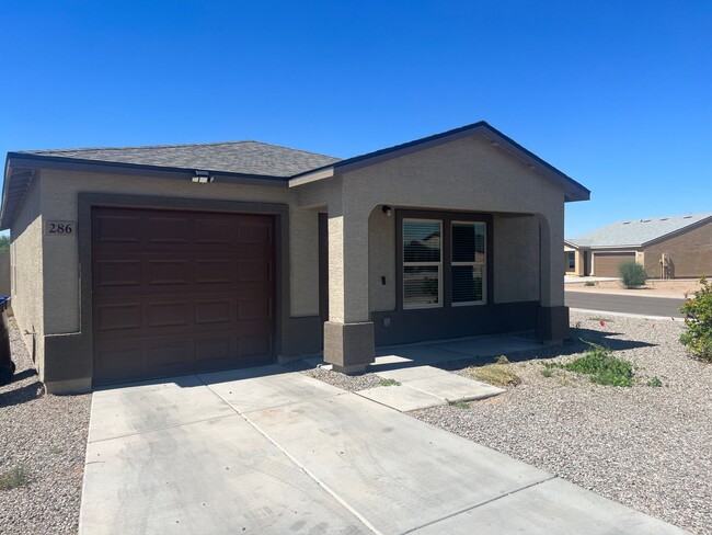 Building Photo - 2 weeks free rent with approved applicatio...