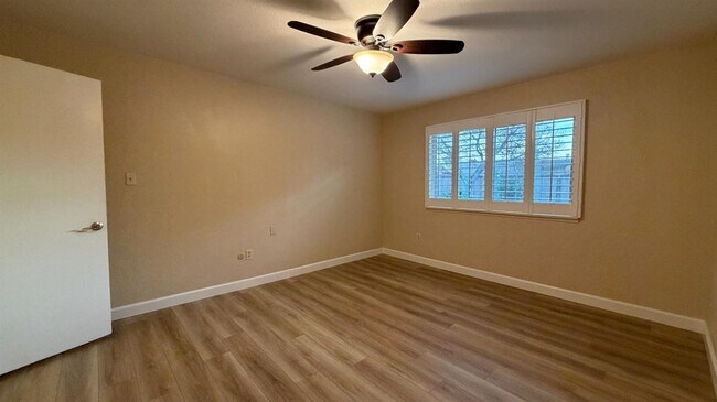 Building Photo - 1780 W Santa Ana Ave