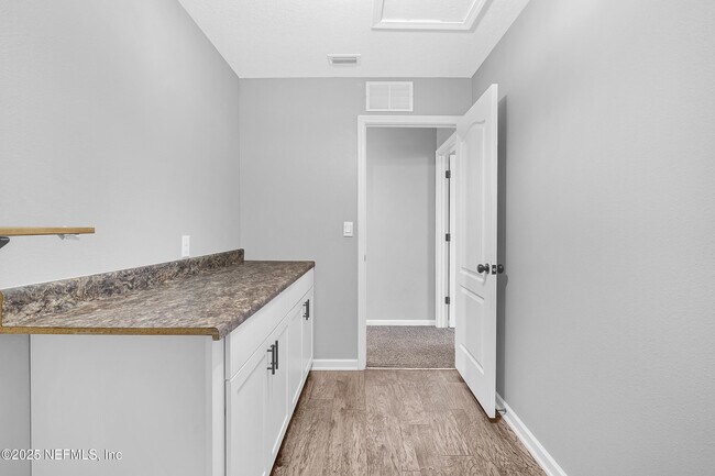 Building Photo - 150 Logrono Ct