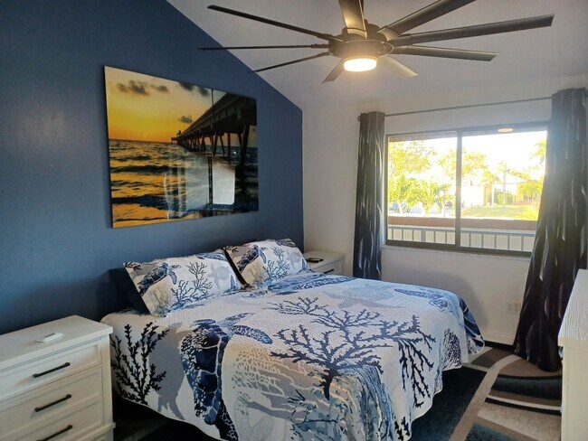 Building Photo - 5605 SW 12th Ave