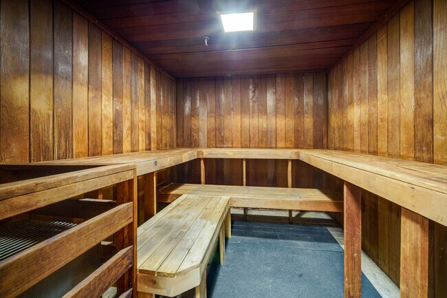 Building Photo - 3101 Boardwalk