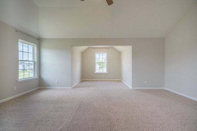 Building Photo - 418 Huntington Dr