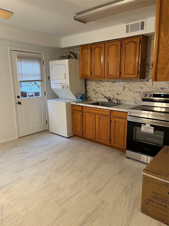 Building Photo - 429 E Park Ave