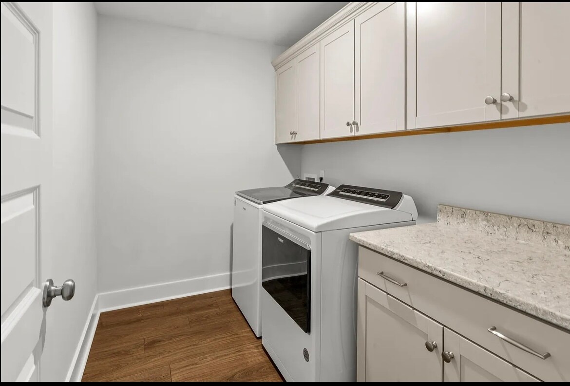 Building Photo - 256 Fiddleback Dr