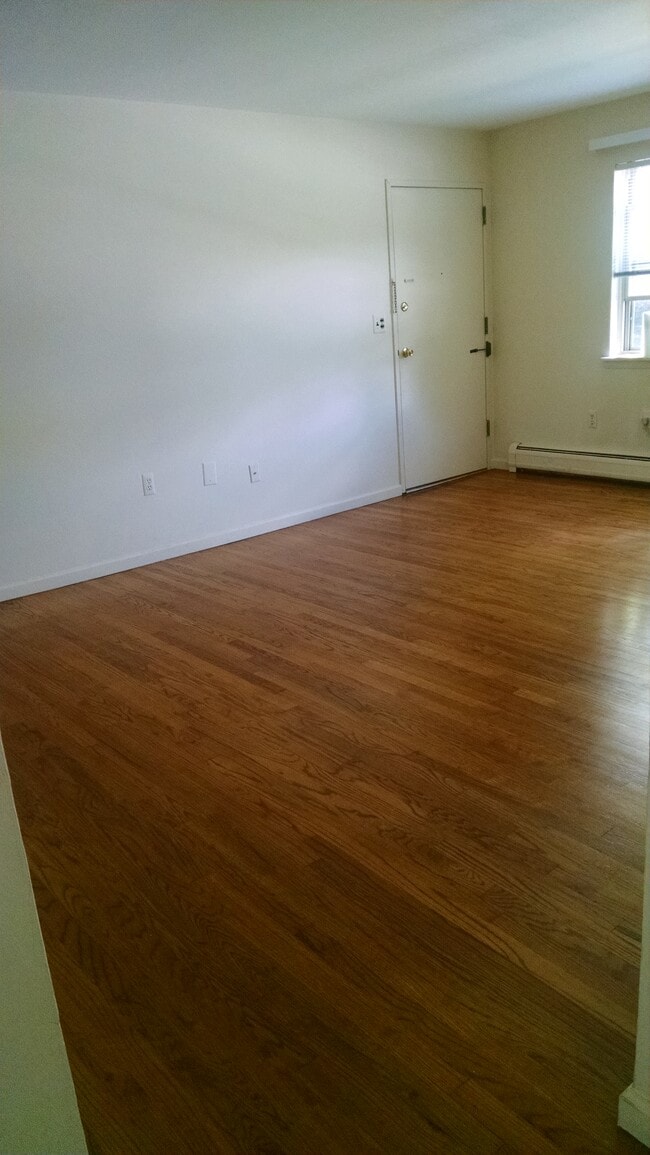 Building Photo - 19 Savage Rd