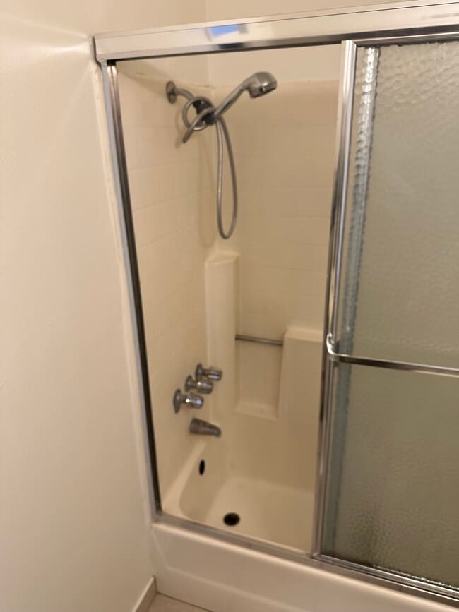 Building Photo - 433 S Manhattan Pl