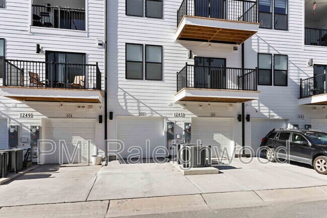 Building Photo - 1245 S Blount St