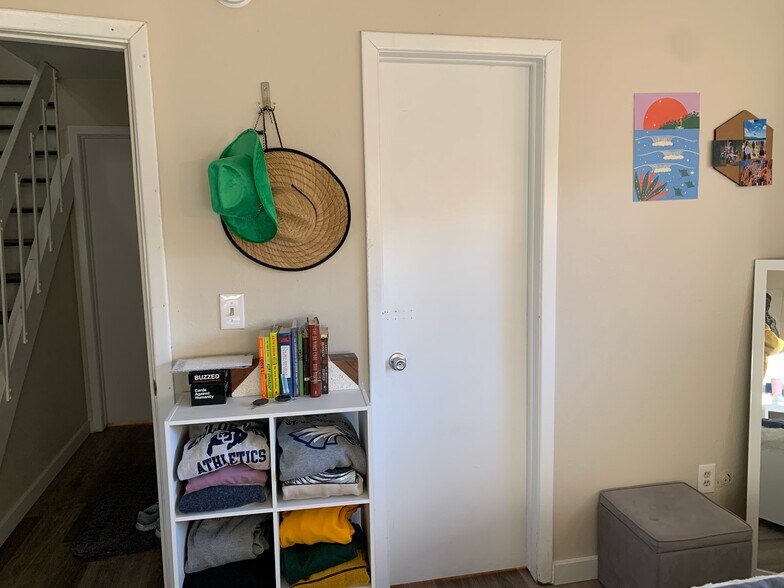 Building Photo - 1200 College Ave