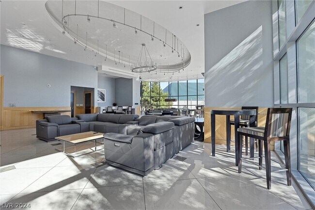 Building Photo - 222 Karen Ave