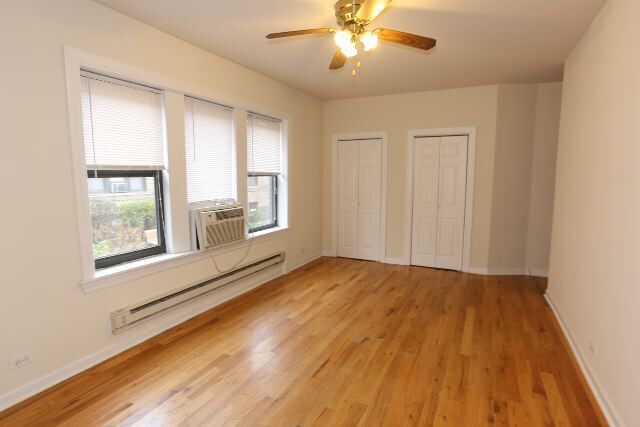 Building Photo - 3727 N Pine Grove Ave
