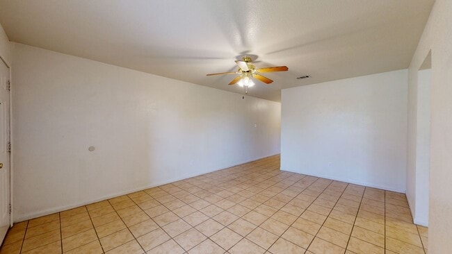 Building Photo - ALL TILE DUPLEX IN HARKER HEIGHTS!!!!!