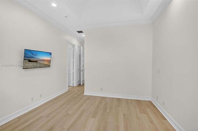 Building Photo - 9597 Bridgebrook Dr