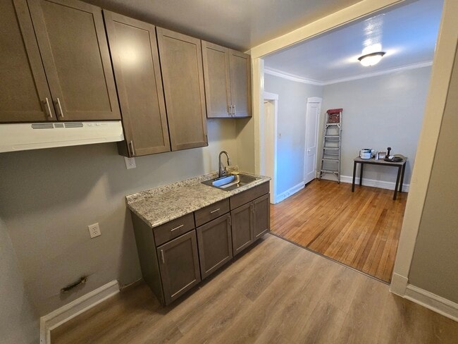 Building Photo - 4826 N Avers Ave