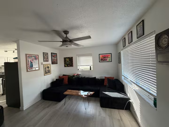 Building Photo - 5758 20th Ave N