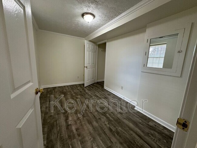 Building Photo - 379-377-A Robertsville Rd