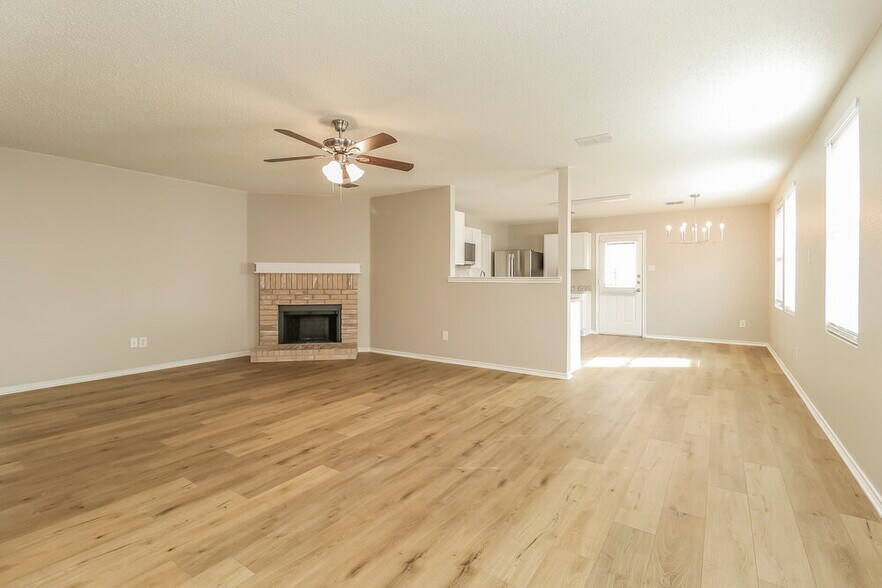 Building Photo - 517 Riverflat Dr