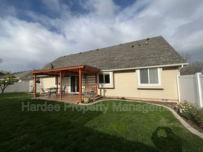 Building Photo - 2252 N Oconner Ave