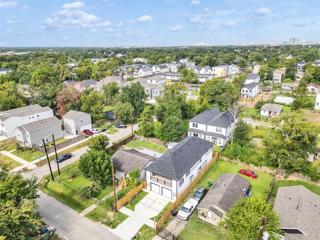 Building Photo - 6742 Madrid St