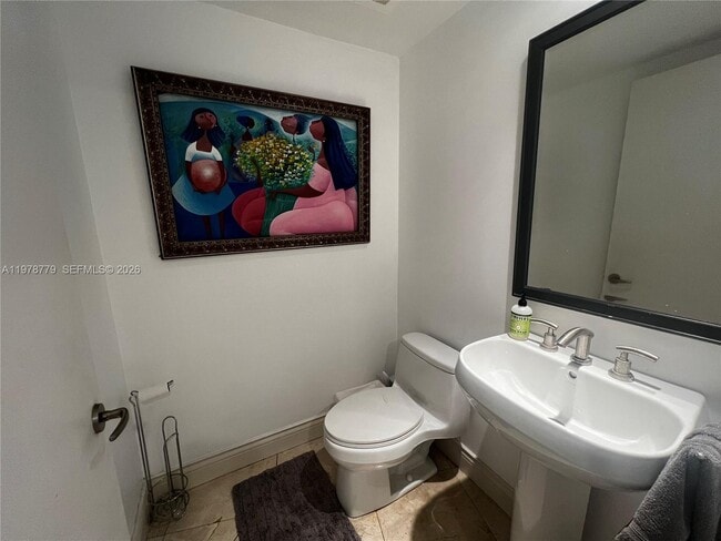 Building Photo - 901 Brickell Key Blvd