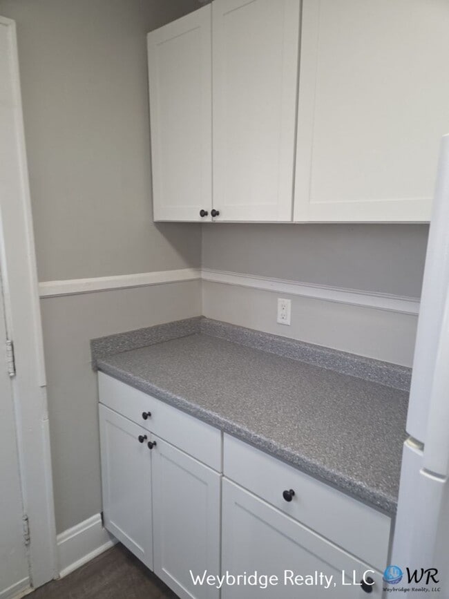 Building Photo - 2218 Drex Ave