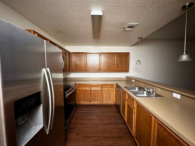 Building Photo - 4707 Waterproof Dr