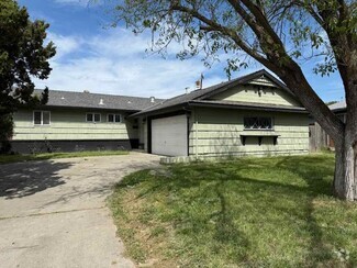 Building Photo - 3 Bed/2 Bath Home in Sacramento with Large...
