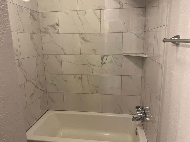 Building Photo - 5550 N Braeswood Blvd