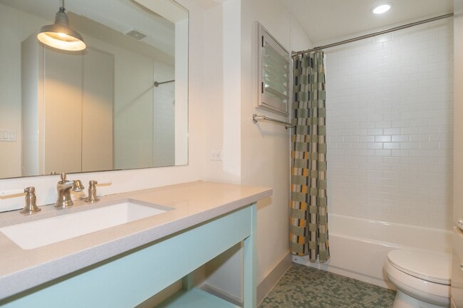 Building Photo - Bouldin Creek Neighborhood - Prime Location - 3/2.5!