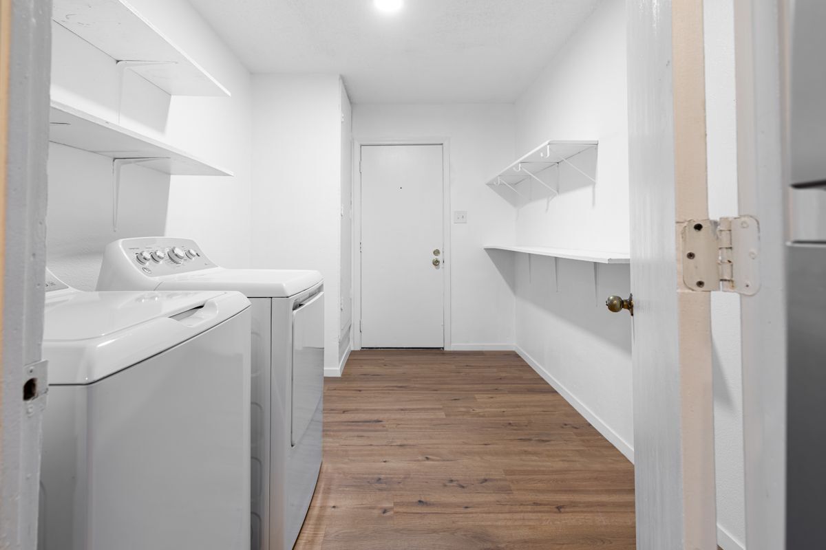 Building Photo - 100 Nicole Cove