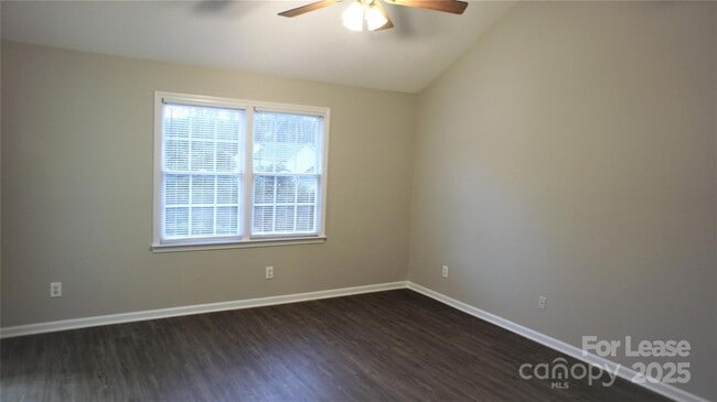 Building Photo - 423 Long Creek Pkwy