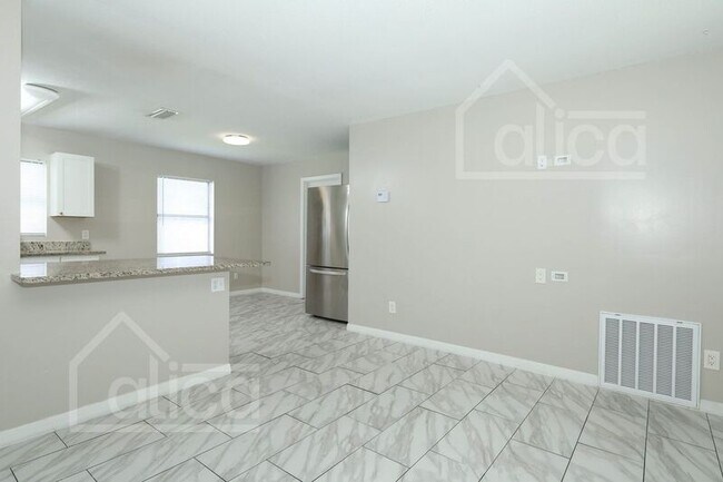 Building Photo - 1010 Vigo Ave
