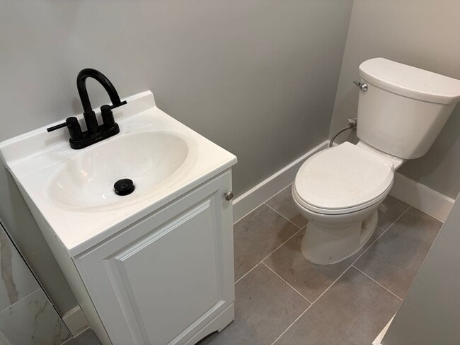 Building Photo - This Beautifully Fully Remolded 2 Bed 1 Full Bath Townhome in Stowe is Now Available