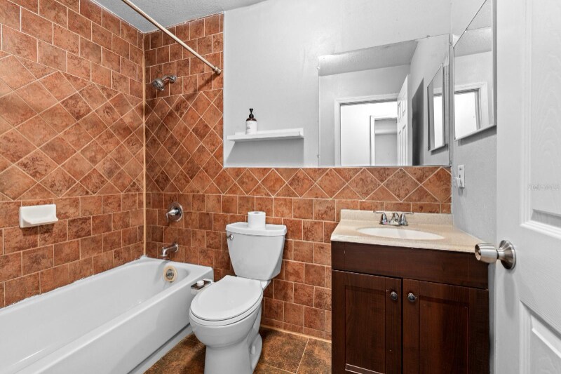 Building Photo - 3210 Acapulco Dr