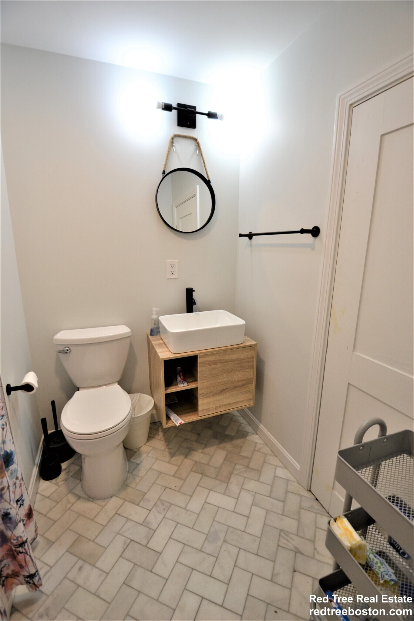 Building Photo - 179 Putnam St