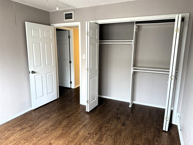 Building Photo - 62 Evanston St