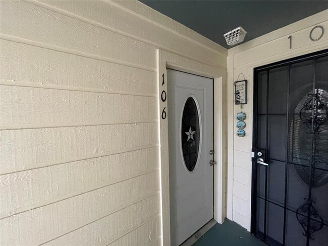 Building Photo - 4001 E NASA Pkwy