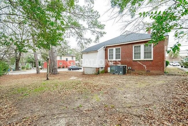 Building Photo - 1315 Lorick Ave