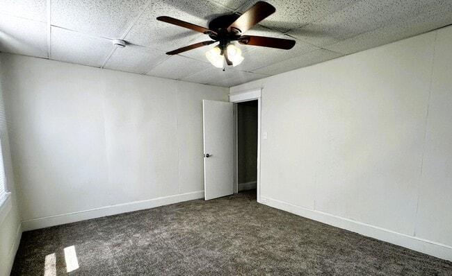 Building Photo - 3Bedroom 1Bathroom home in Bridesburg Avai...