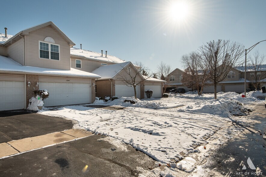 Building Photo - 7247 Bradford Ct