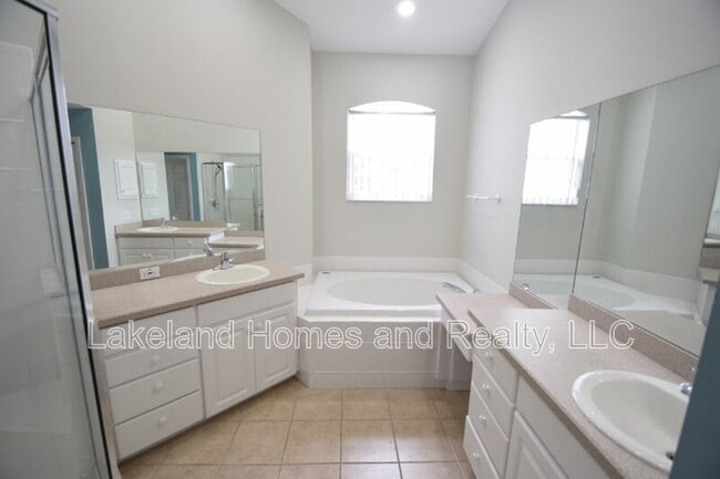 Building Photo - 534 Grasslands Village Cir