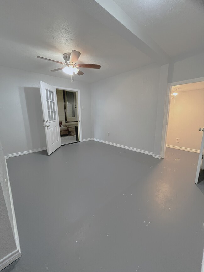 View of living area and front door from kitchen - 1127 Walling St