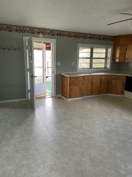 Building Photo - 1411 TN-156
