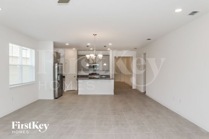 Building Photo - 3208 John Young Pkwy